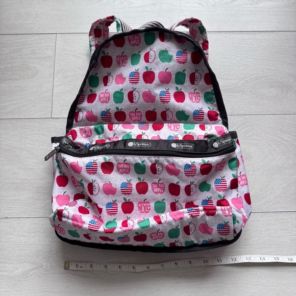Lesportsac Colourful Backpack The Big Apple NYC - Picture 3 of 7